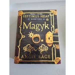 BookSeptimus Heap, Book One: Magyk by Angie Sage / bundle requirement